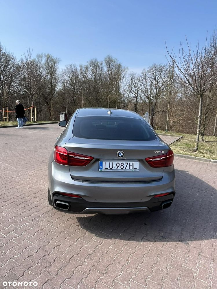 BMW X6 xDrive50i - 11