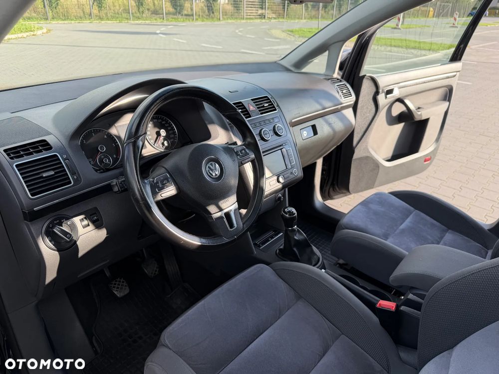 Volkswagen Touran 2.0 TDI DPF BlueMotion Technology Comfortline - 10