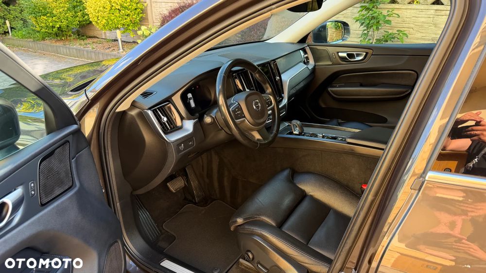 Volvo XC 60 B4 D Geartronic Momentum Pro - 16