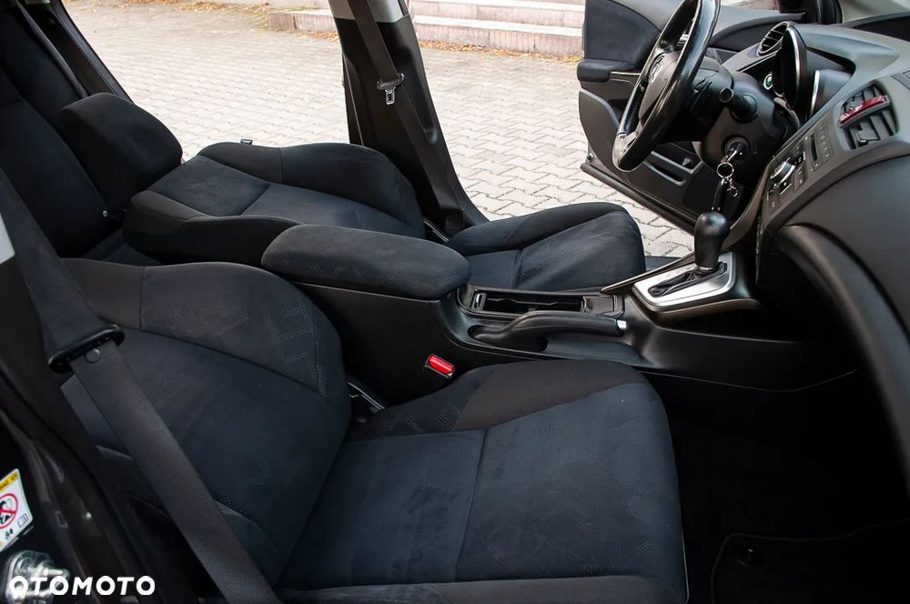 Honda Civic 1.8 i-VTEC Automatik Executive Black Edition - 27