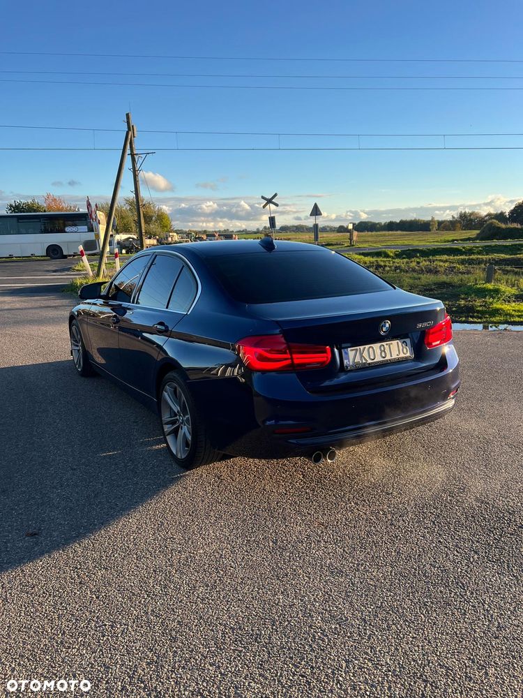 BMW Seria 3 330i Sport Line - 5