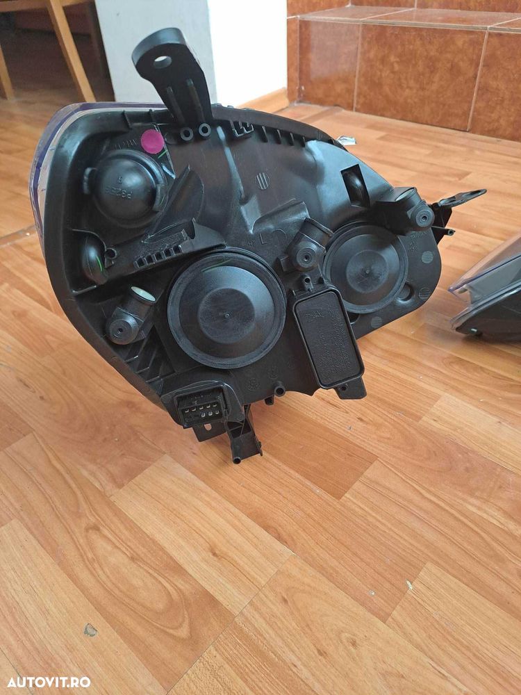 Far stanga/dreapta Opel Zafira B an 2005-2007 , faruri noi - 6