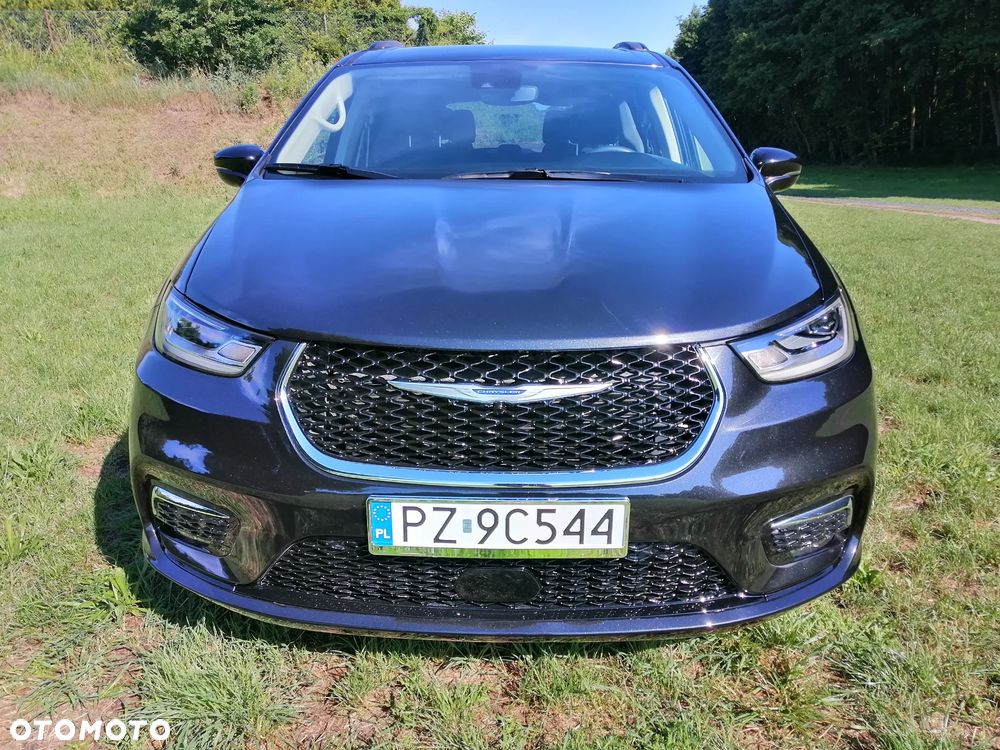 Chrysler Pacifica - 2