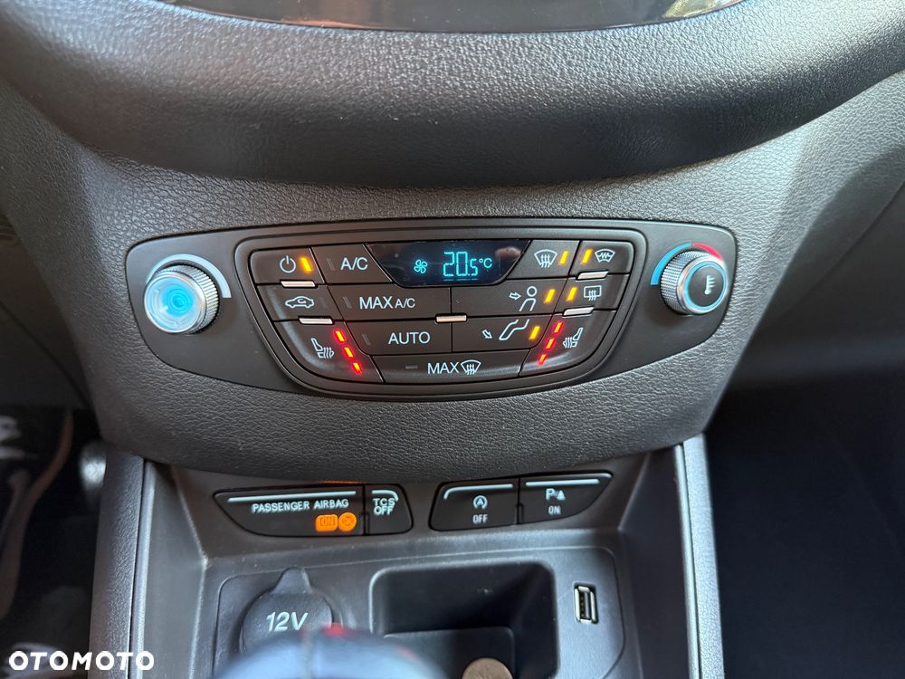 Ford Tourneo Courier 1.5 TDCi S&S Titanium - 28