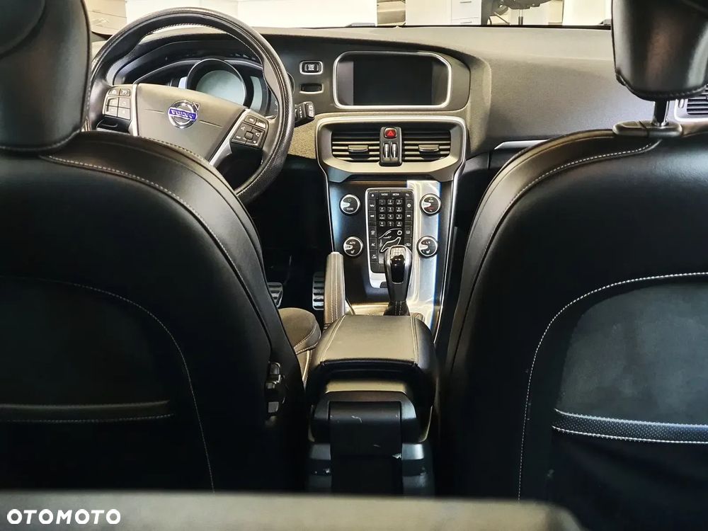 Volvo V40 D4 Drive-E R-Design Summum - 12