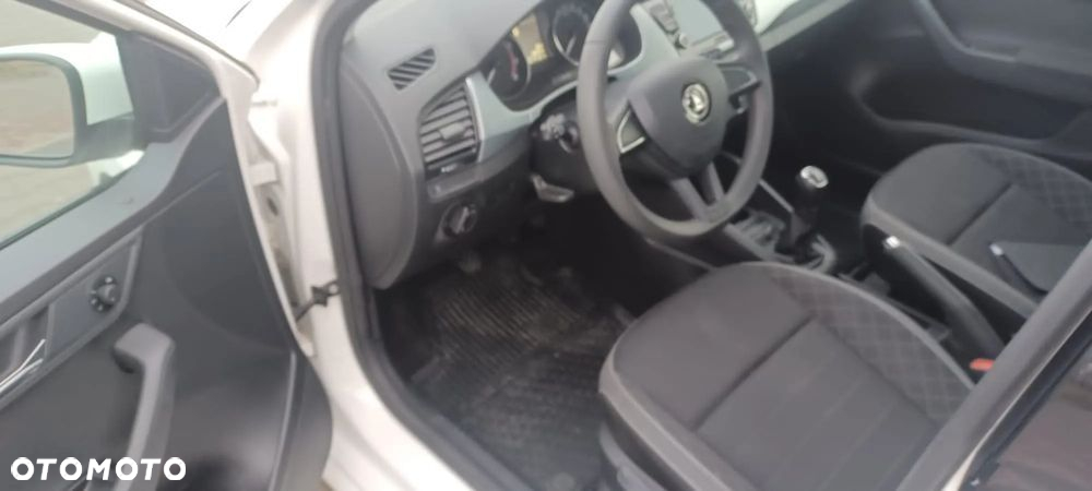 Skoda Fabia 1.0 TSI Active - 9