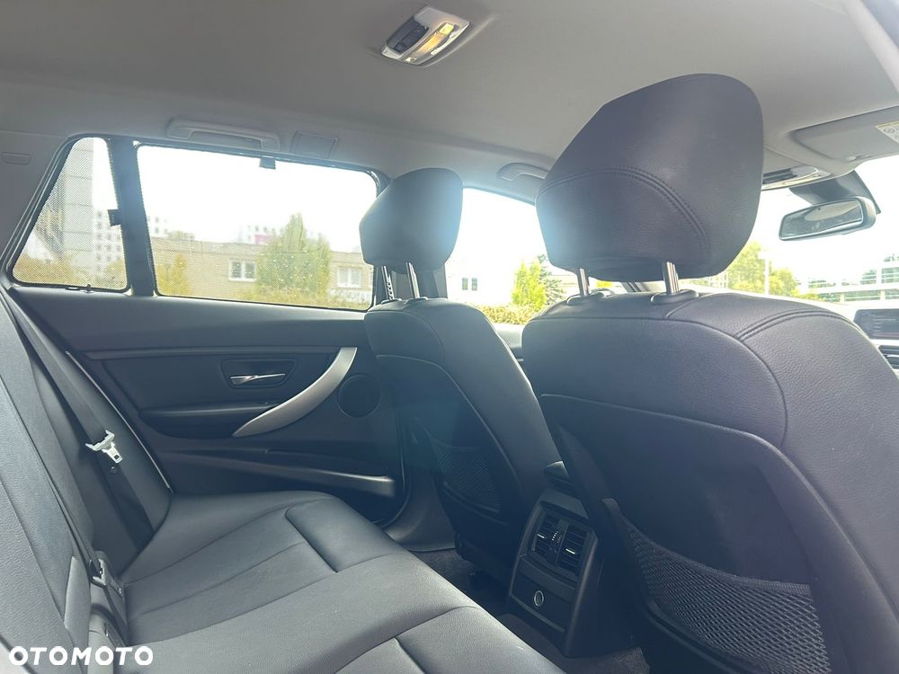 BMW Seria 3 318d Luxury Line - 10