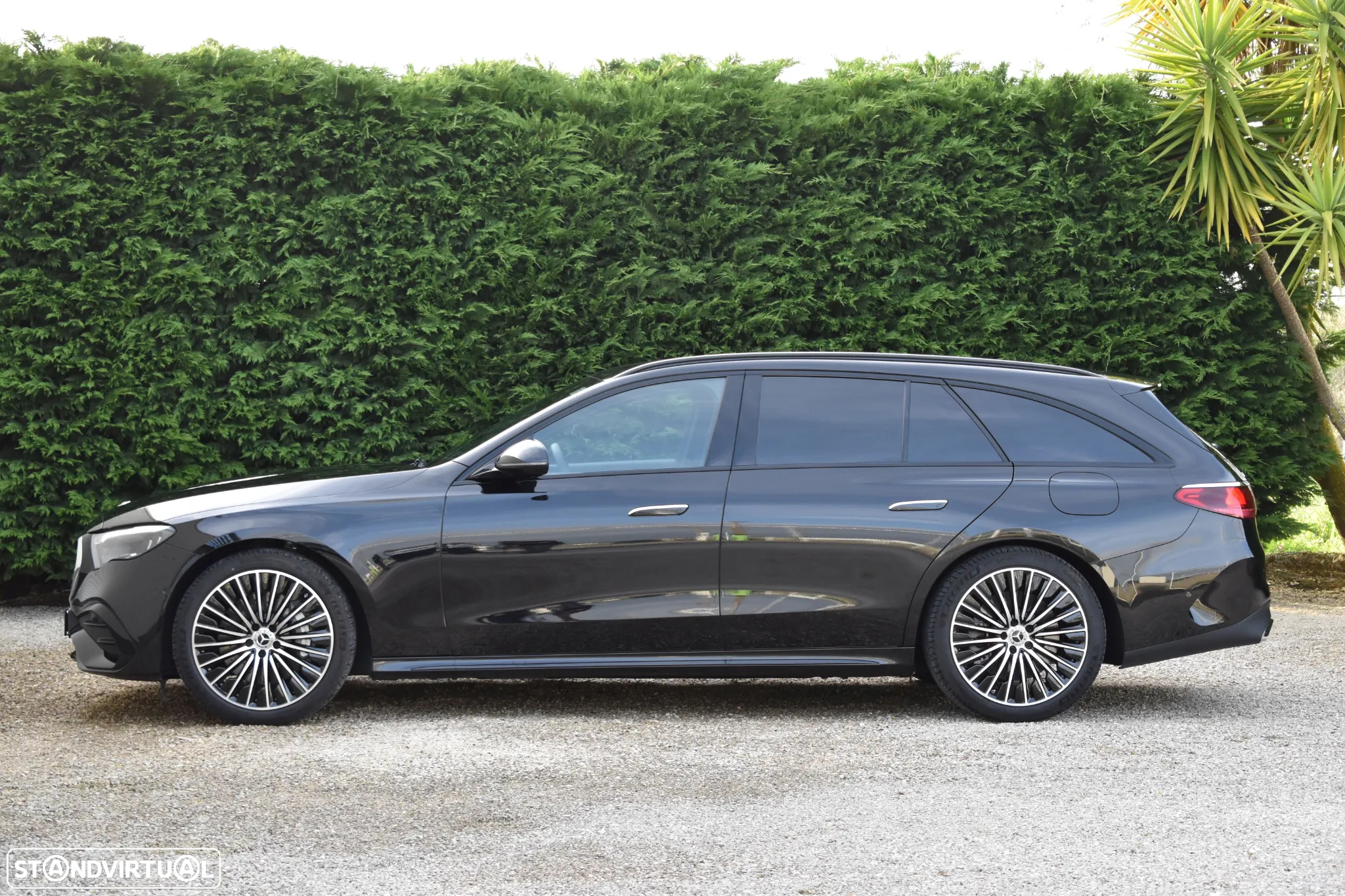 Mercedes-Benz E 300 e AMG Line - 2