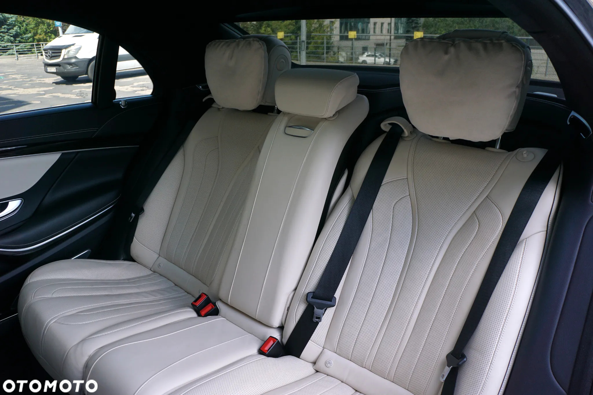 Mercedes-Benz Klasa S 560 4-Matic L 9G-TRONIC - 26