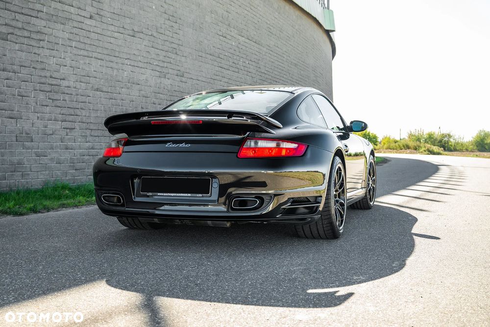 Porsche 911 Turbo - 8