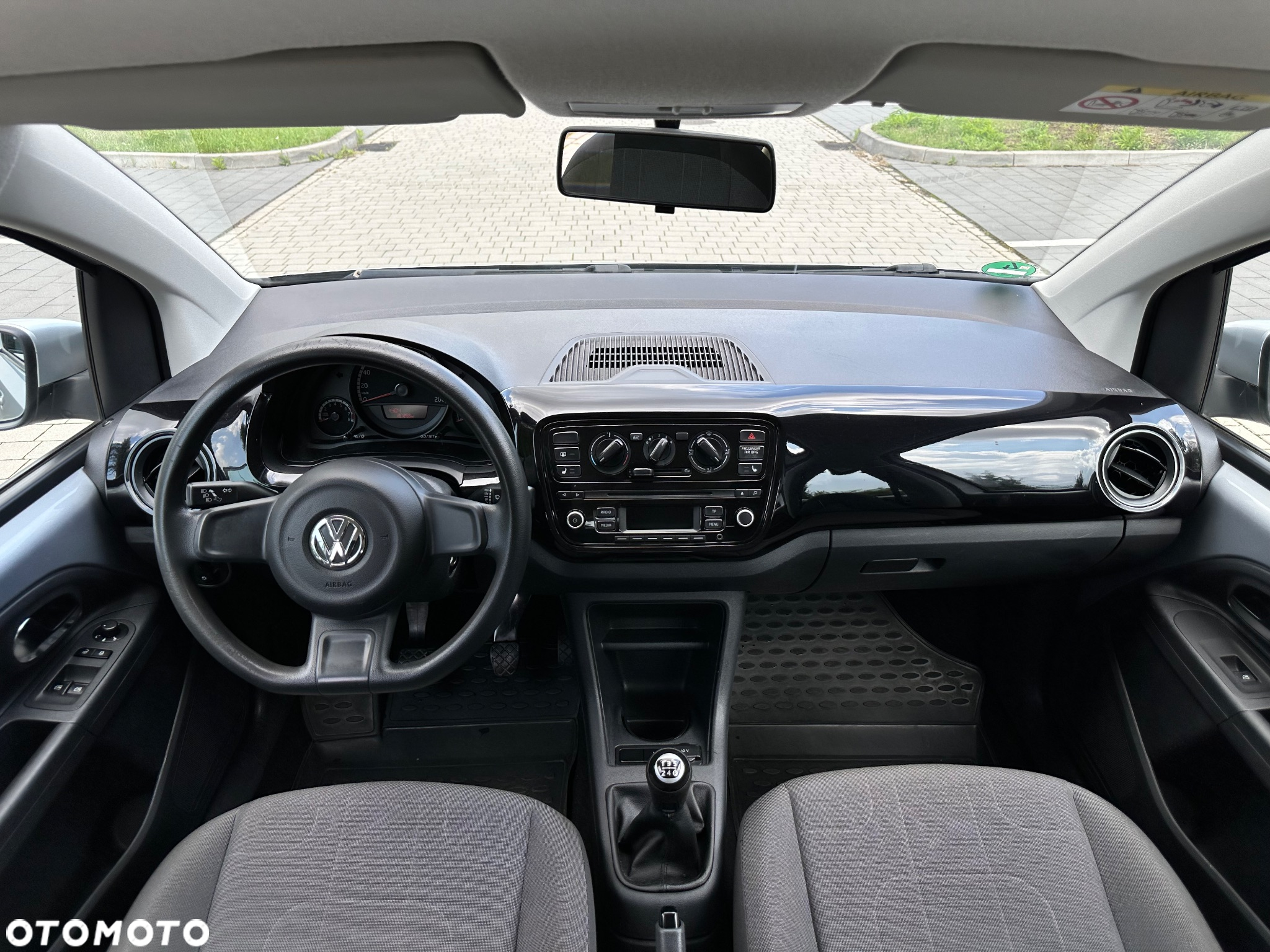 Volkswagen up! 1.0 high - 5