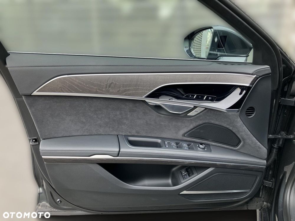 Audi A8 - 30