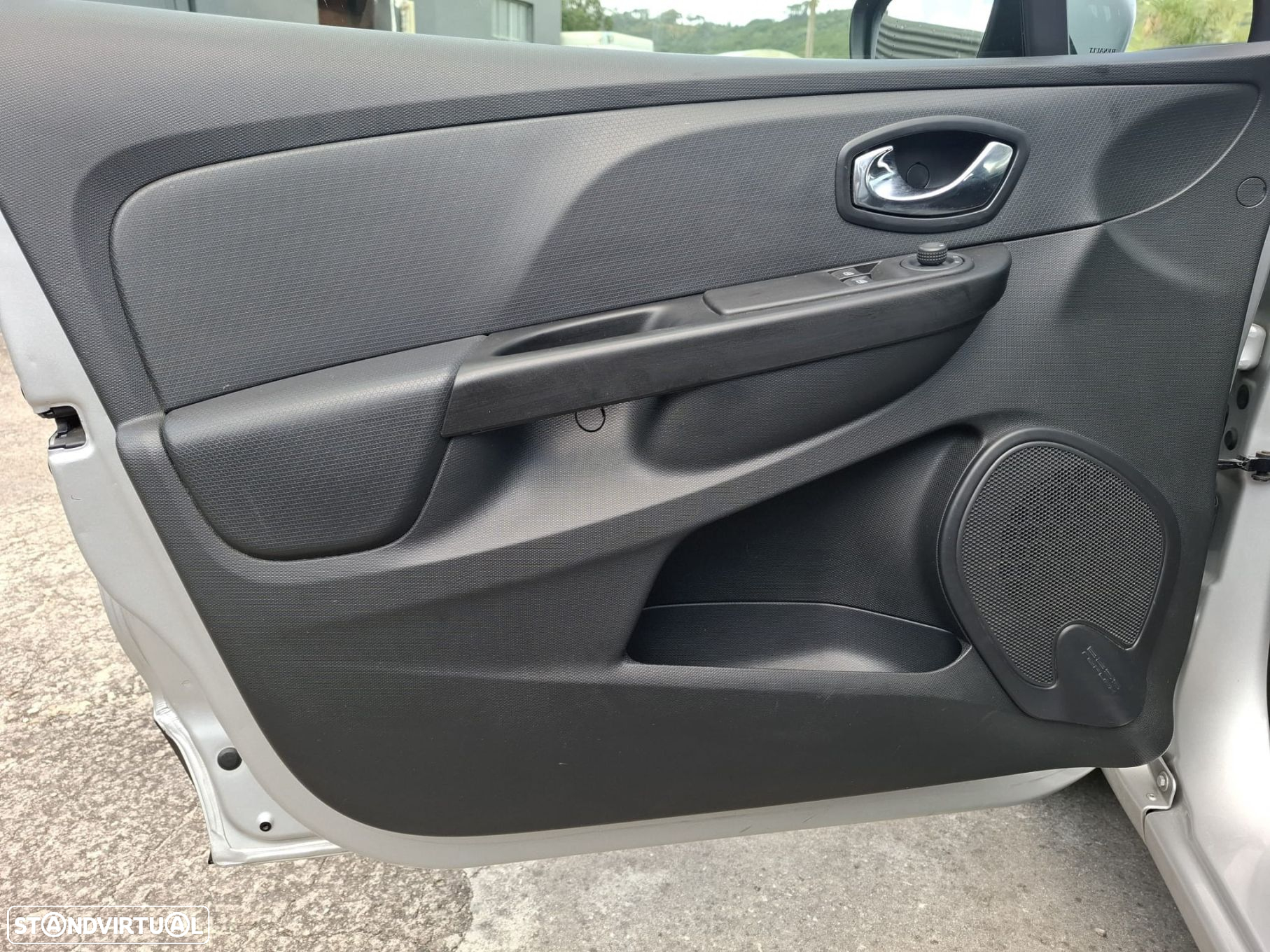 Renault Clio Sport Tourer dCi 75 Stop & Start Expression - 21