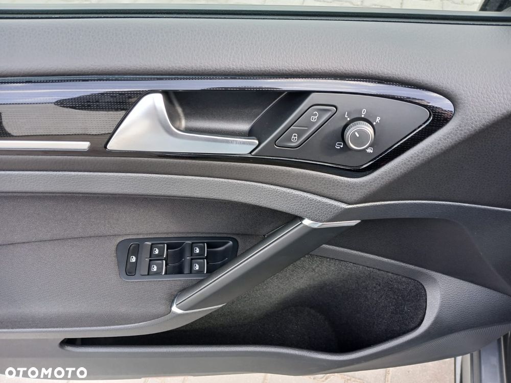 Volkswagen Golf 2.0 BlueTDI Highline - 11