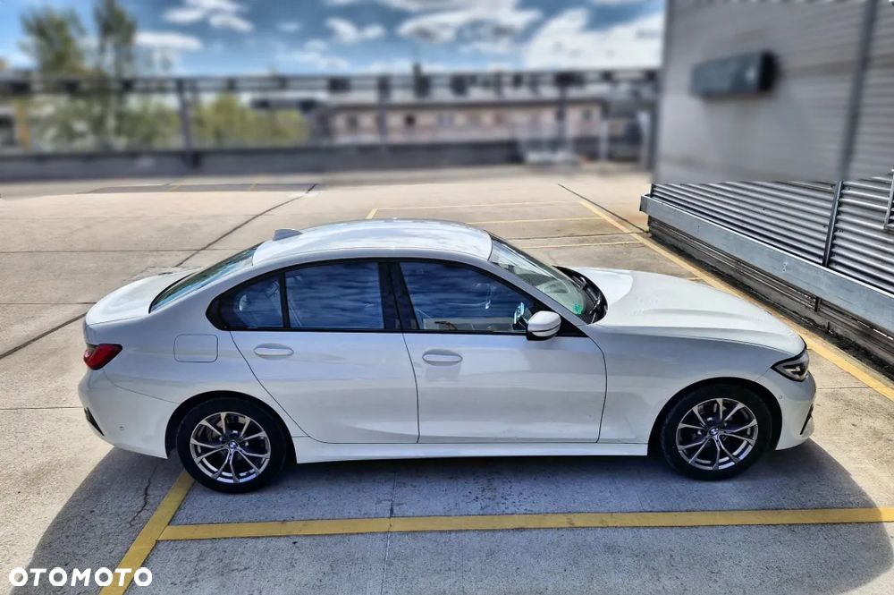 BMW Seria 3 318d Sport Line - 8