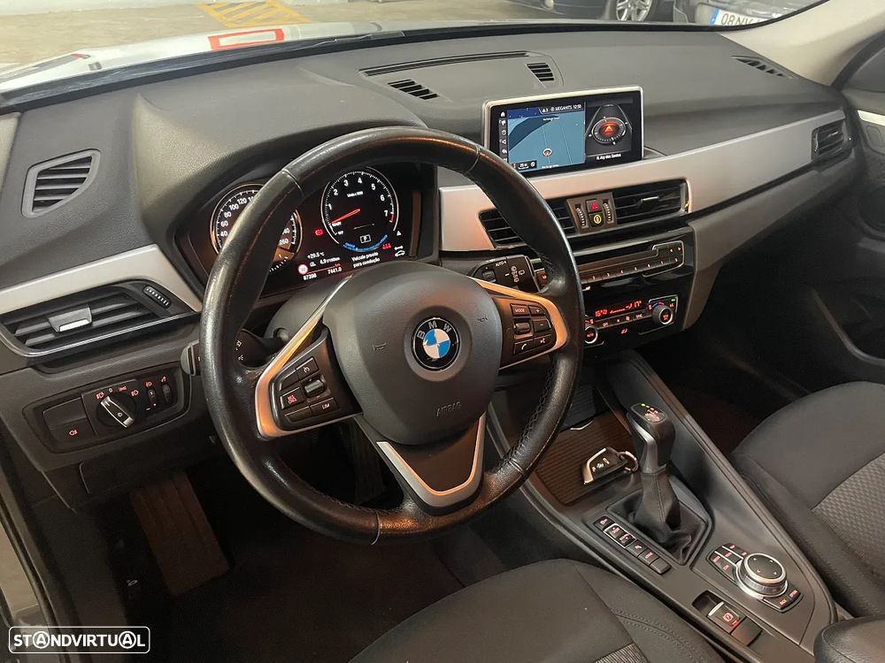 BMW X1 25 e xDrive Corporate Edition - 13