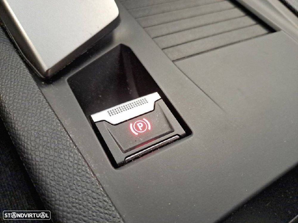 Peugeot 308 1.2 Hybrid Style e-DCS6 - 25