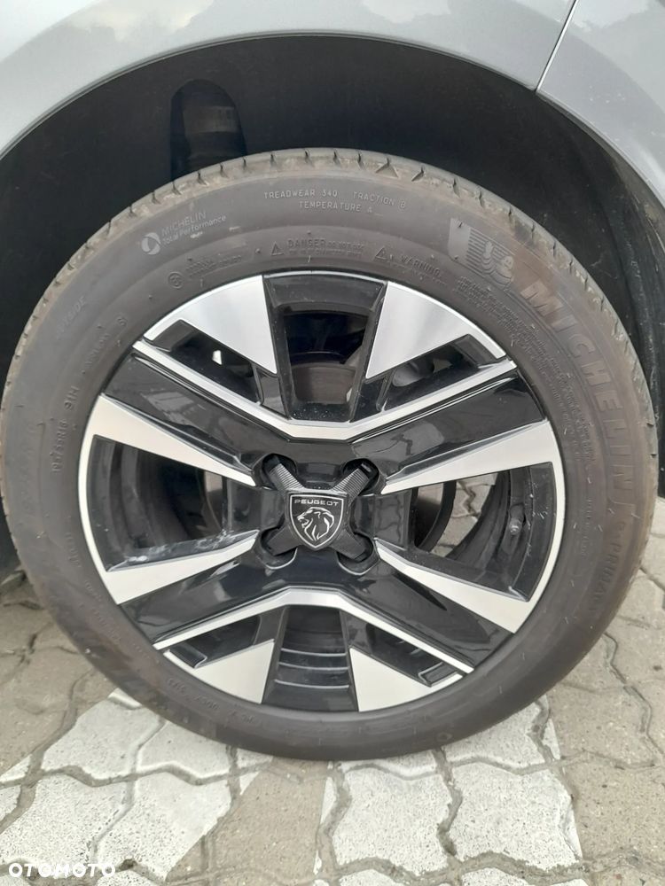 Peugeot 208 - 14