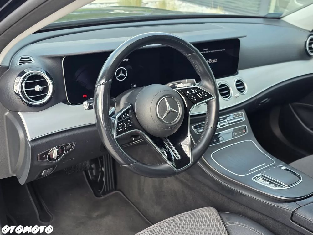 Mercedes-Benz Klasa E - 19