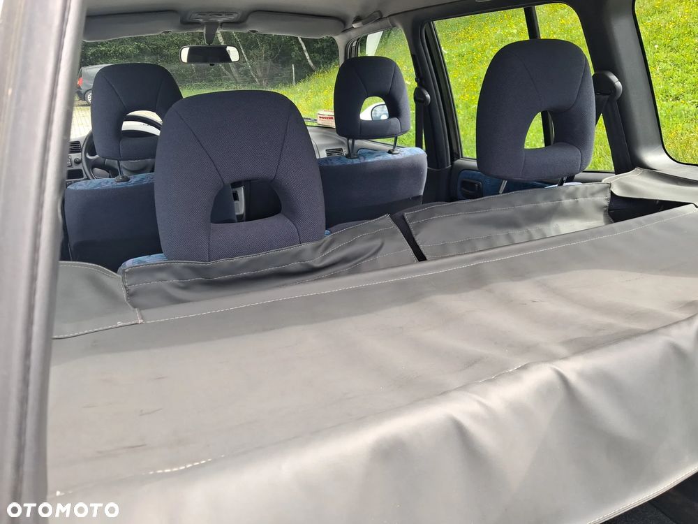 Toyota RAV4 2.0 GLi - 24