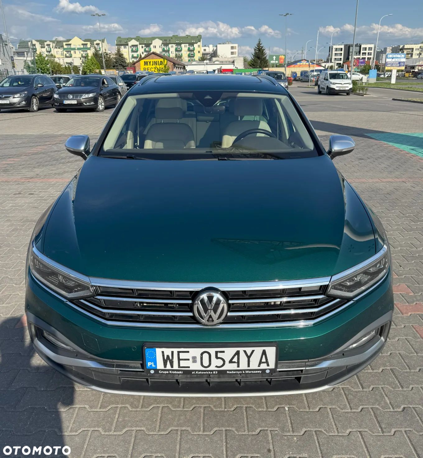 Volkswagen Passat - 1