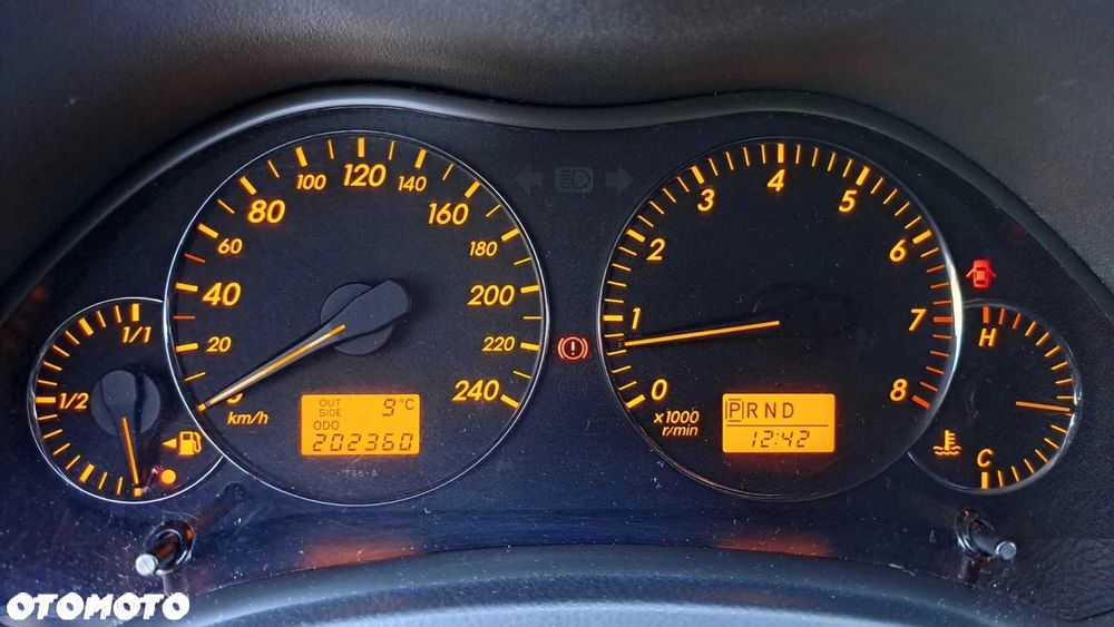 Toyota Avensis 2.4 VVT-i Prestige - 19