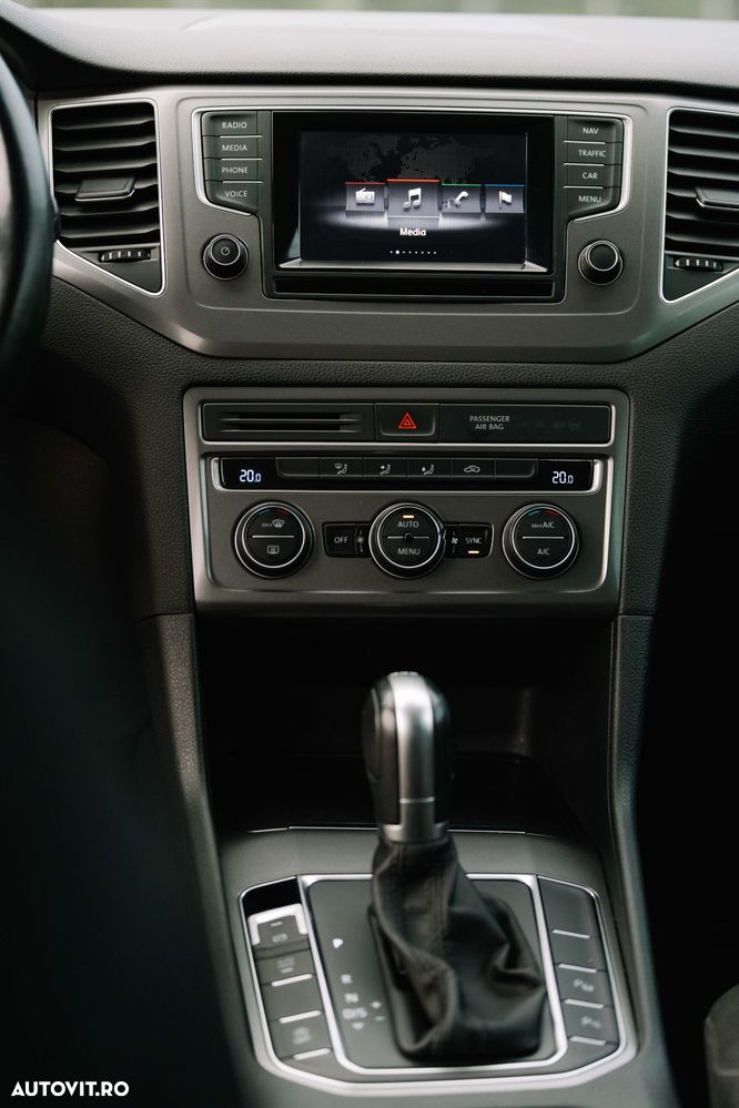 Volkswagen Golf 1.6 TDI DSG BMT Comfortline - 19