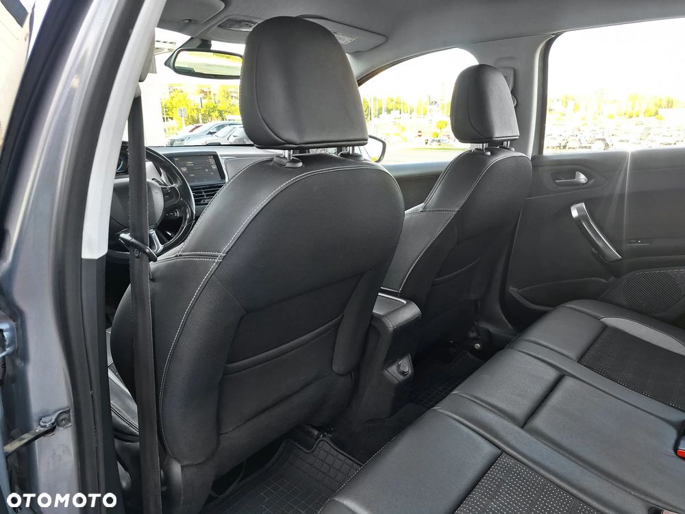 Peugeot 2008 1.6 BlueHDi Allure - 28