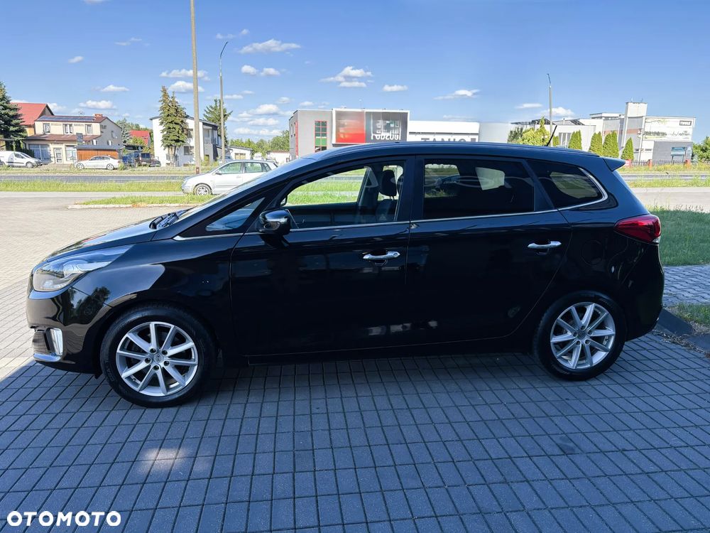 Kia Carens - 2