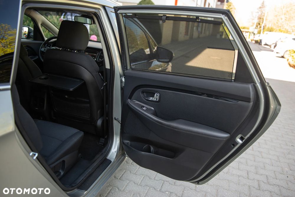 Kia Carens 1.7 CRDi Vision - 21