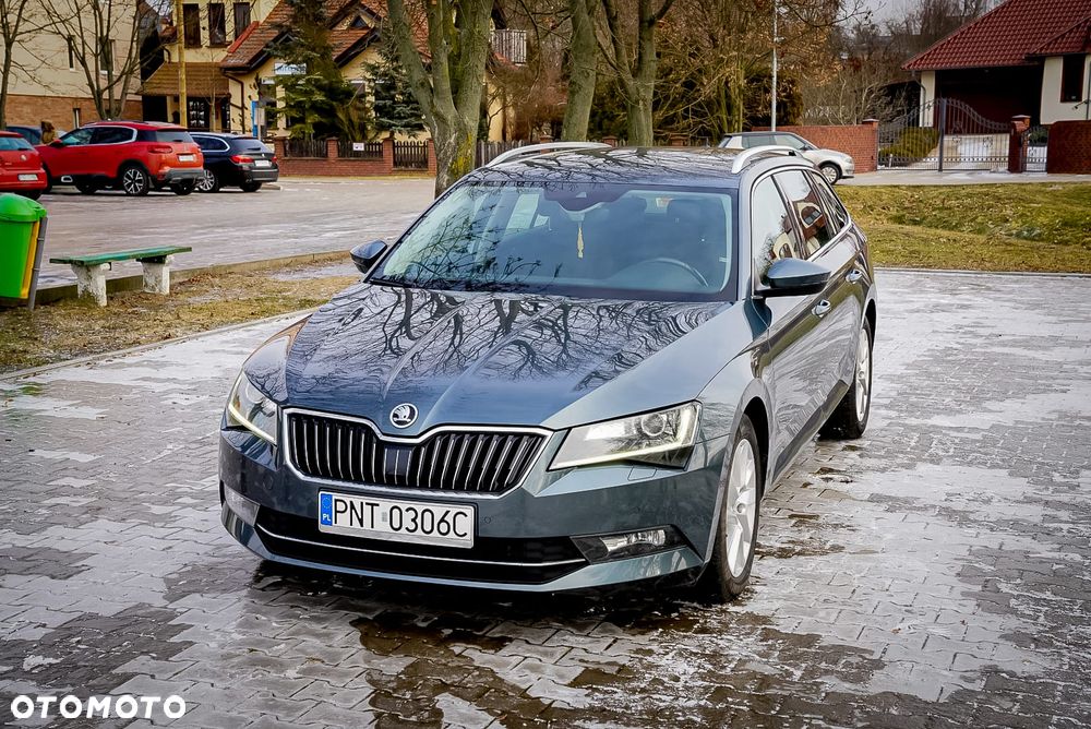 Skoda Superb 2.0 TDI SCR Style DSG - 4