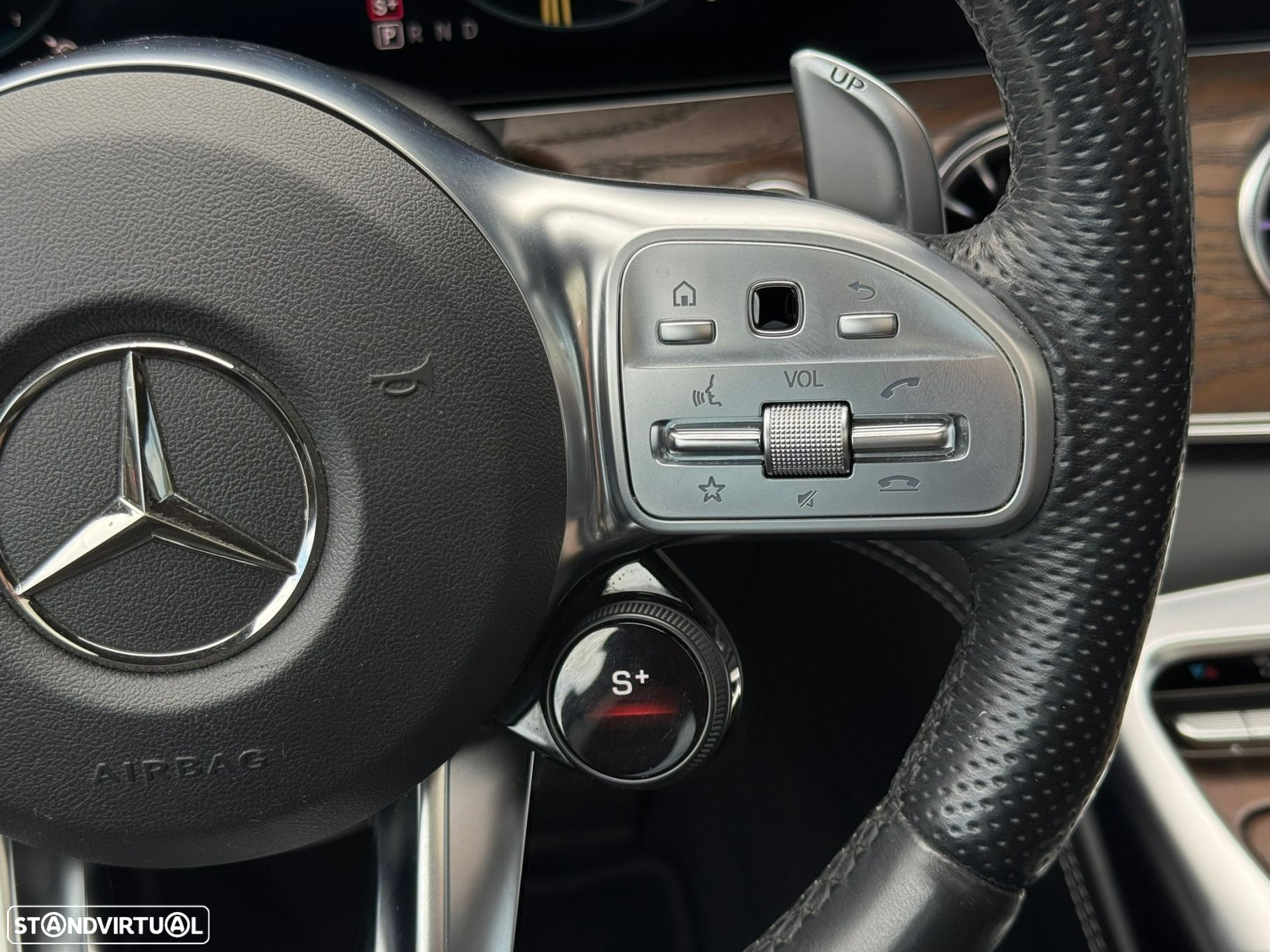 Mercedes-Benz AMG GT 43 4Matic+ - 38