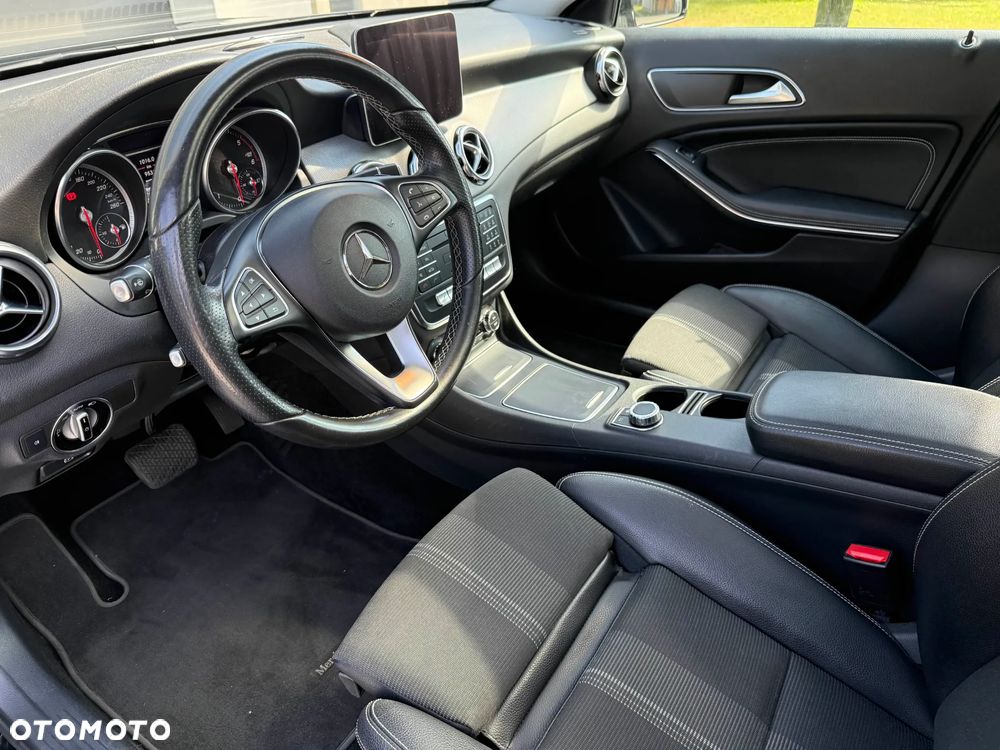 Mercedes-Benz GLA 180 (CDI) d 7G-DCT AMG Line - 13