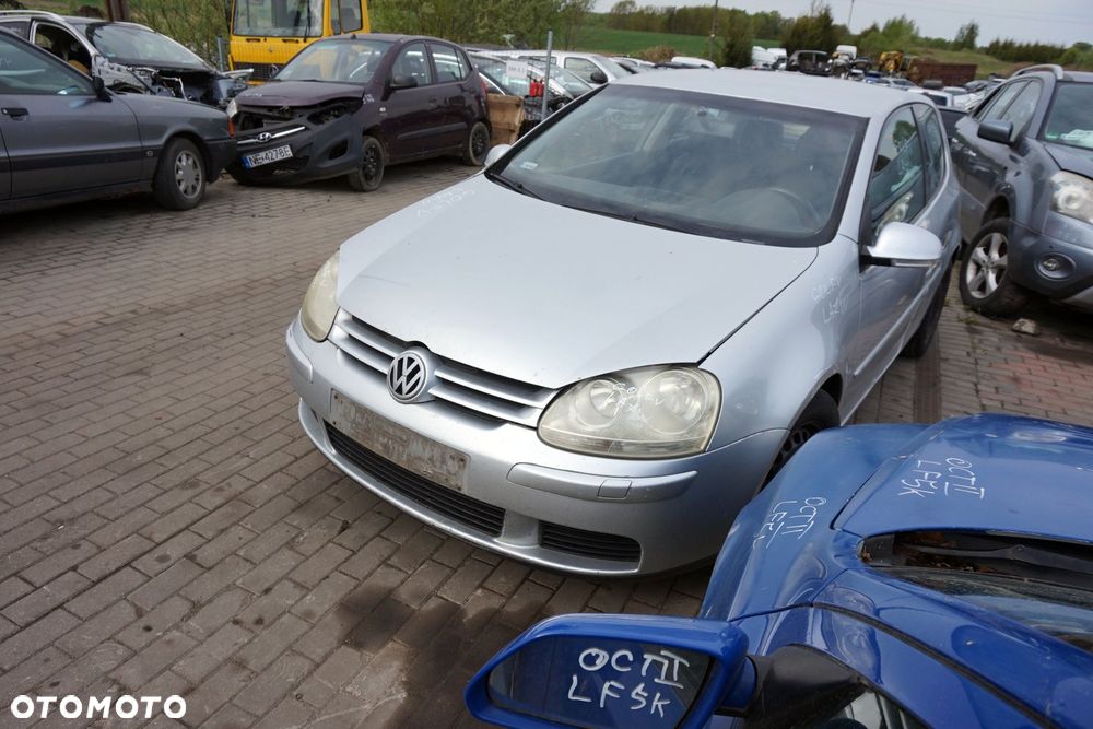 VOLKSWAGEN GOLF V 3D HB 2004 LA7W 1.9 TDI BKD 105KM GQQ SREBRNY na części - 1