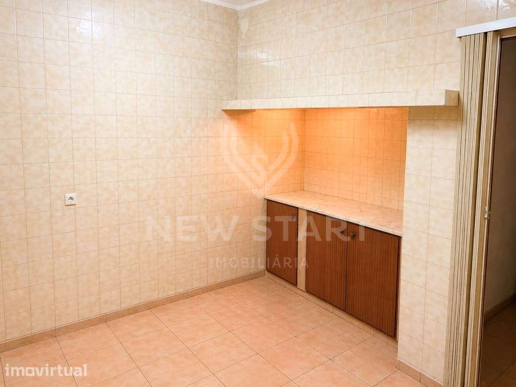 Moradia típica em Olhão com quintal e terraço na cobertura - Grande imagem: 4/15