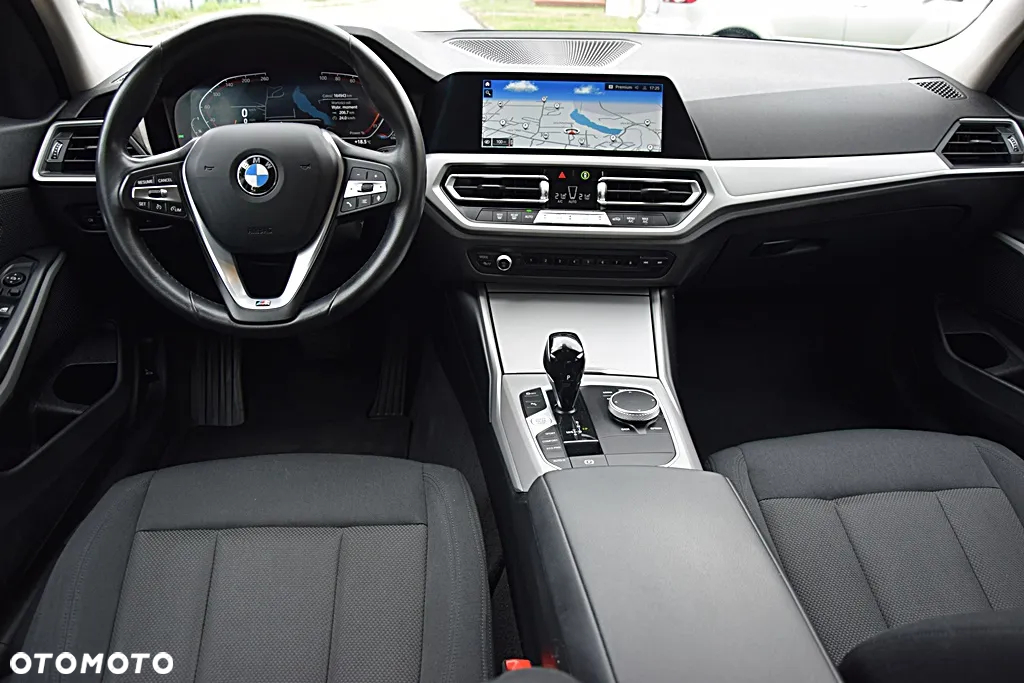 BMW Seria 3 318d M Sport - 13