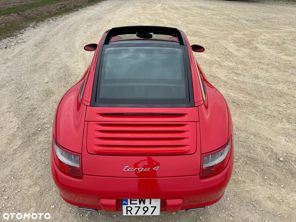 Porsche 911 - 32