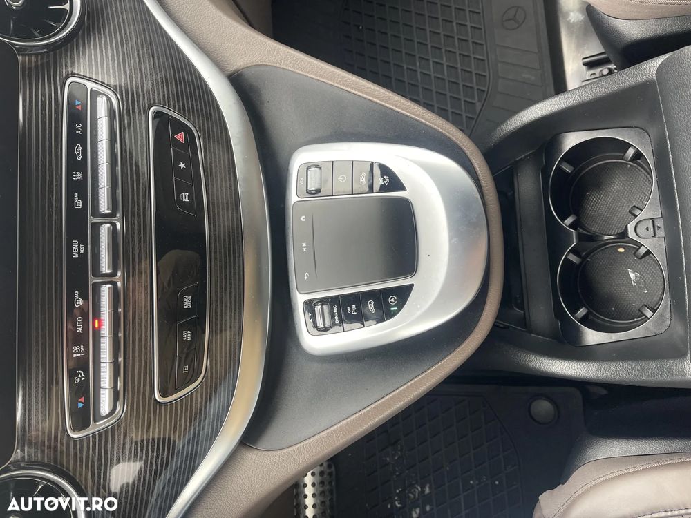 Mercedes-Benz V - 12