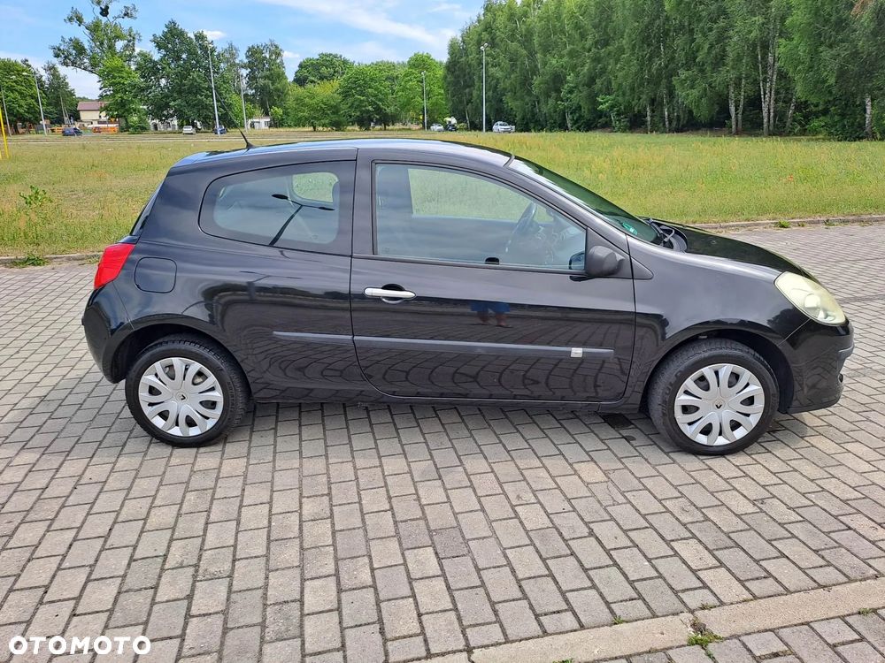 Renault Clio 1.2 16V 75 Dynamique - 3