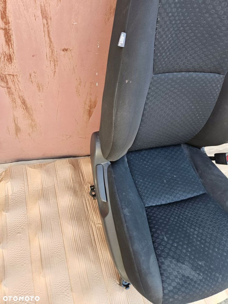 toyota verso 09-17 fotel prawy przód - 4