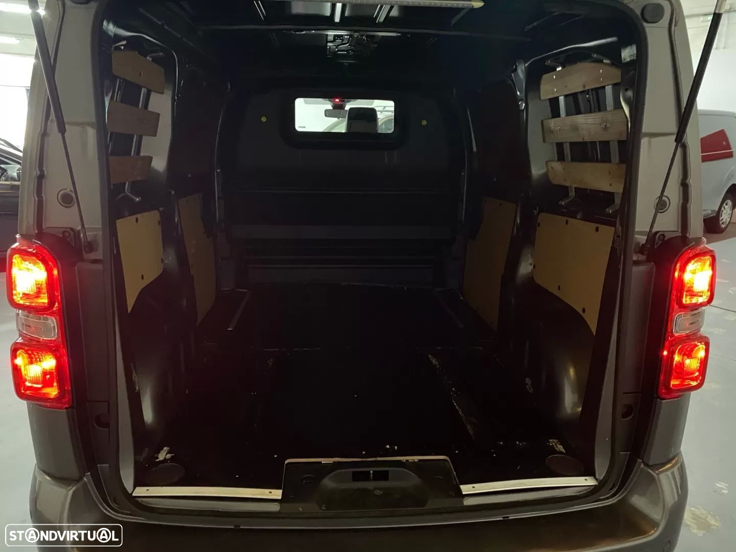 Peugeot Expert 2.0 HDI 120 CV L2 IVA DEDUTIVEL - 19