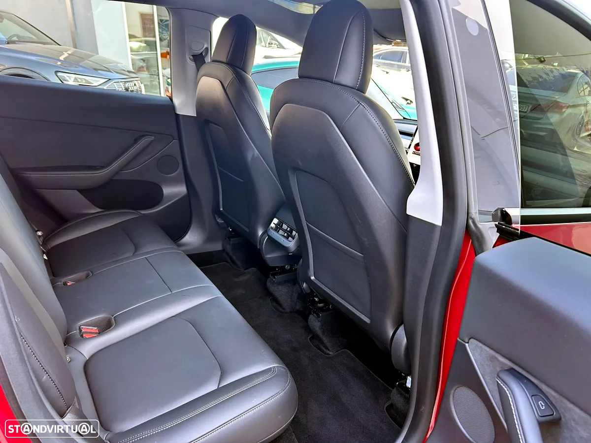 Tesla Model Y Long Range Dual Motor AWD - 25