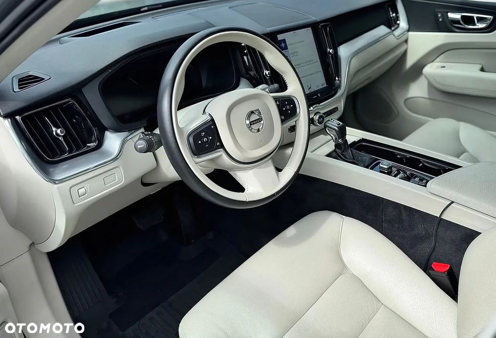 Volvo XC 60 T5 AWD Momentum - 6