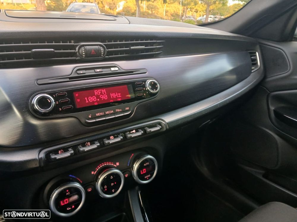 Alfa Romeo Giulietta 1.6 JTDm Distinctive - 13