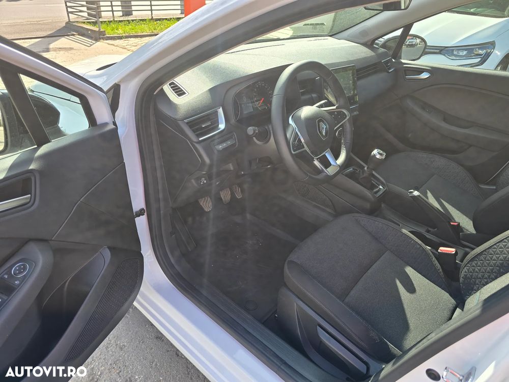 Renault Clio - 8