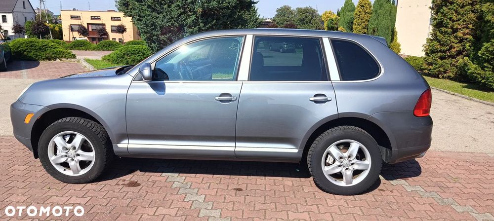 Porsche Cayenne - 2