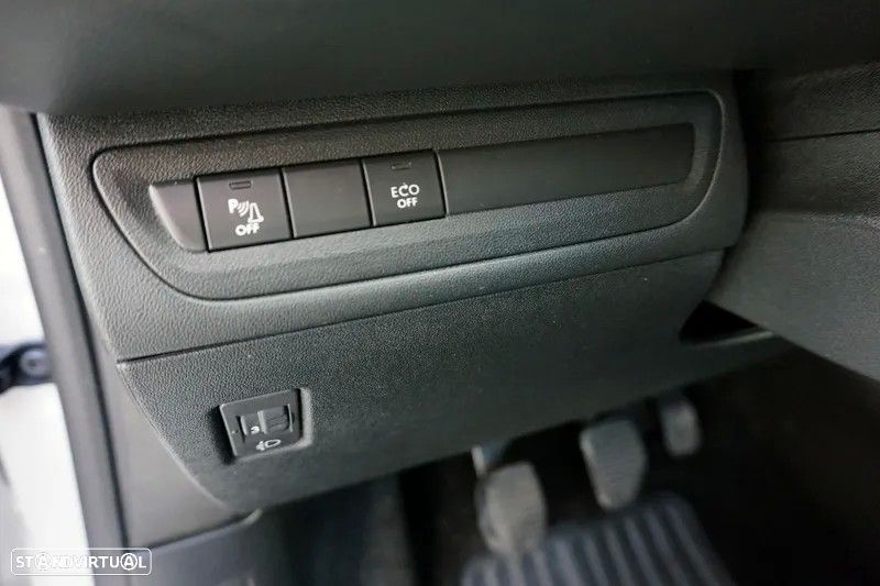 Peugeot 208 1.5 BlueHDi Signature - 12