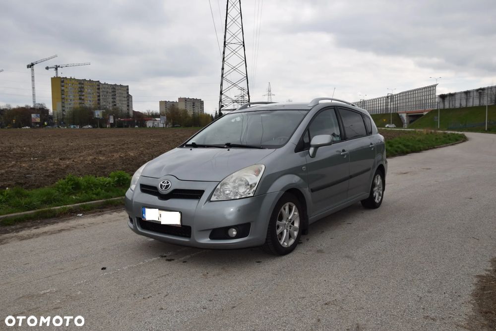 Toyota Corolla Verso 2.2 D-4D Sol + - 5