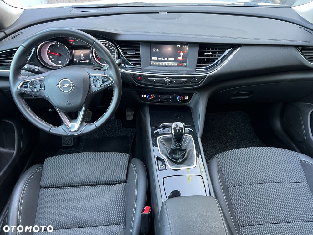 Opel Insignia - 16