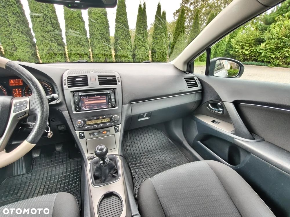 Toyota Avensis 2.0 D-4D Luna - 8